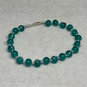 Elegant Green Beaded Bracelet